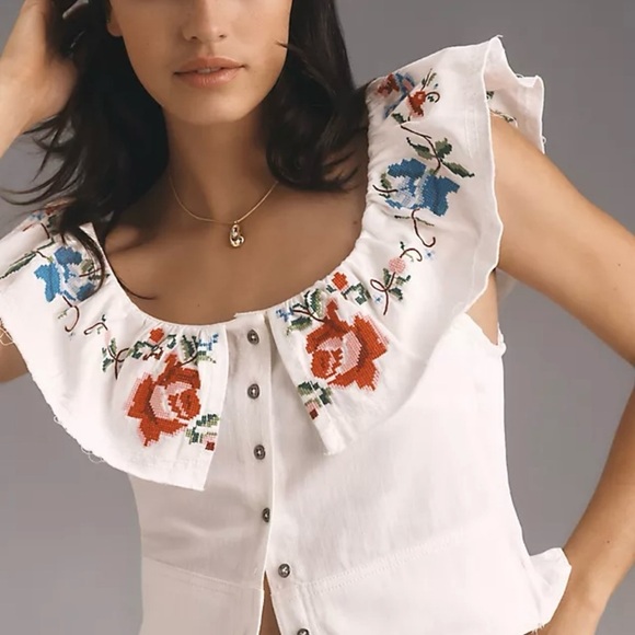 Pilcro Tops - Pilcro white embroidered top size small